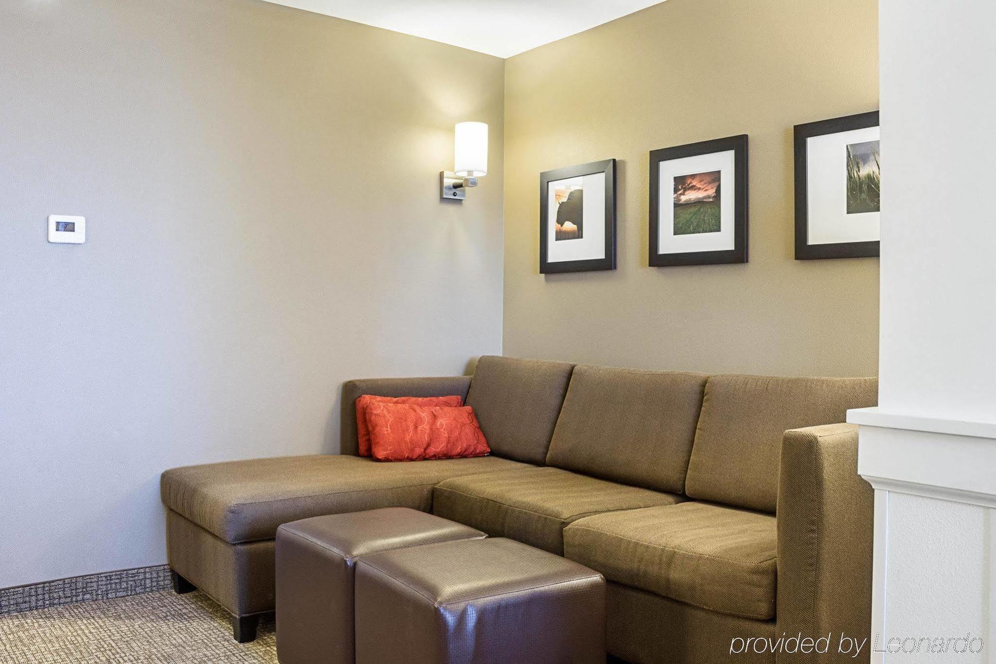Comfort Suites Fargo Medical Center Exterior foto